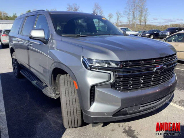 2022 Chevrolet Suburban RST 4WD photo