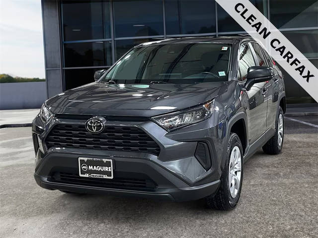 2022 Toyota RAV4 LE AWD photo