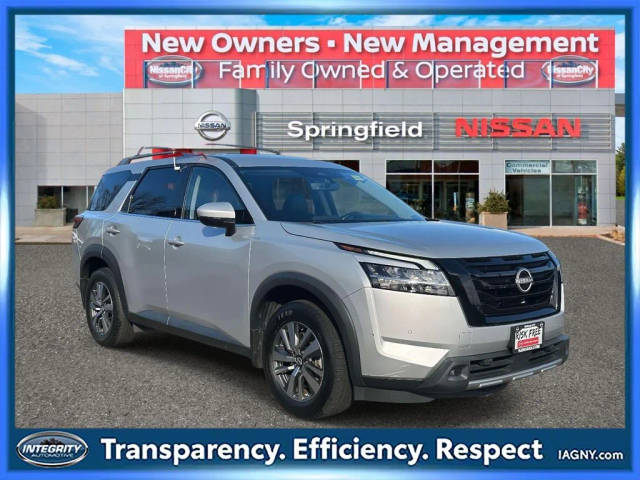 2023 Nissan Pathfinder SL 4WD photo