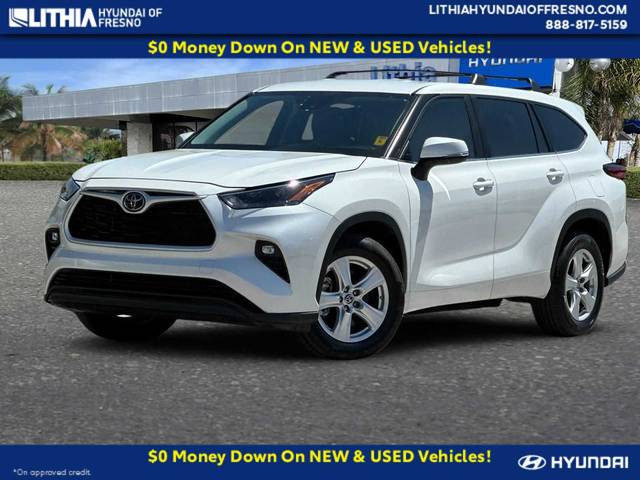 2023 Toyota Highlander LE FWD photo