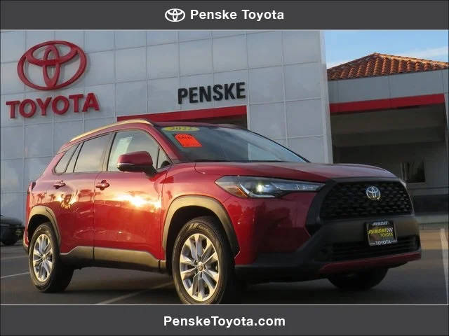 2022 Toyota Corolla Cross LE AWD photo