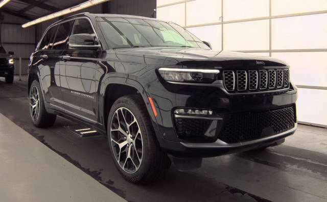 2023 Jeep Grand Cherokee Summit Reserve 4WD photo