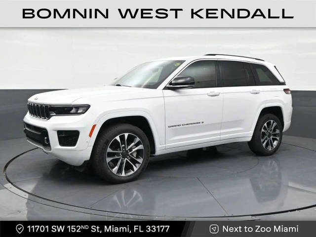 2023 Jeep Grand Cherokee Overland RWD photo