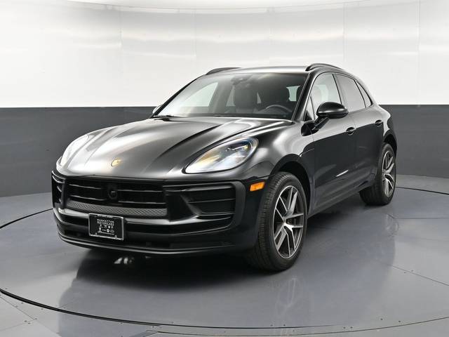 2023 Porsche Macan T AWD photo