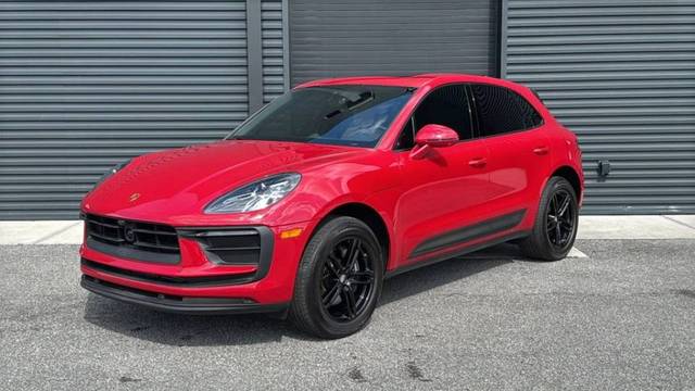 2023 Porsche Macan  AWD photo