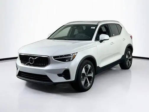 2023 Volvo XC40 Plus Bright Theme FWD photo