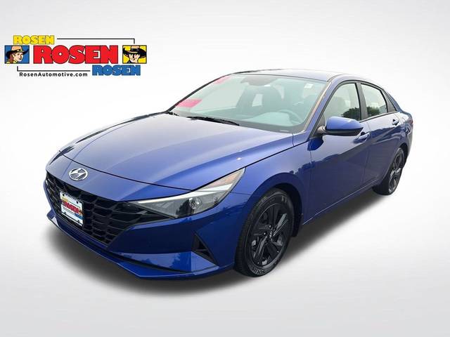 2023 Hyundai Elantra SEL FWD photo