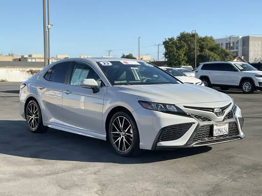 2023 Toyota Camry SE FWD photo