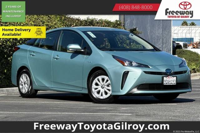 2022 Toyota Prius LE FWD photo