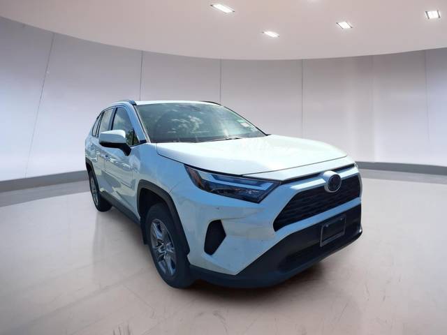 2022 Toyota RAV4 XLE AWD photo