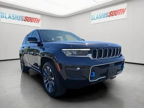 2022 Jeep Grand Cherokee Overland 4WD photo