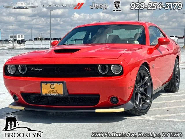 2022 Dodge Challenger R/T Scat Pack RWD photo
