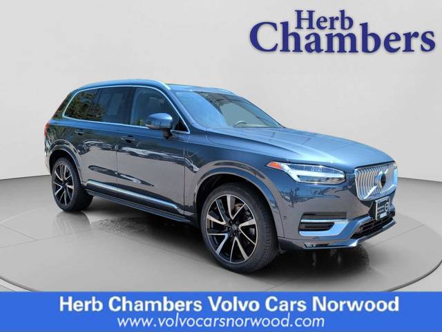 2023 Volvo XC90 Plus AWD photo