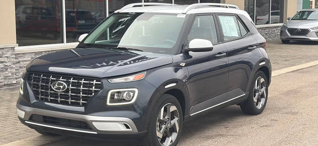 2023 Hyundai Venue Limited FWD photo