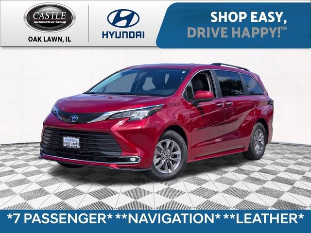 2023 Toyota Sienna XLE FWD photo
