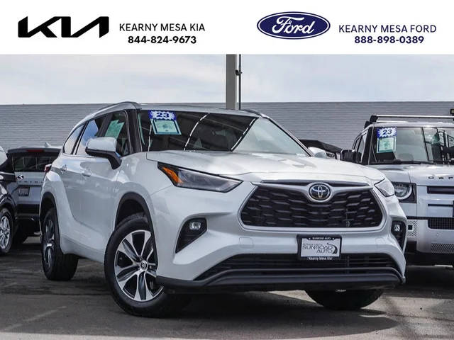 2023 Toyota Highlander XLE FWD photo