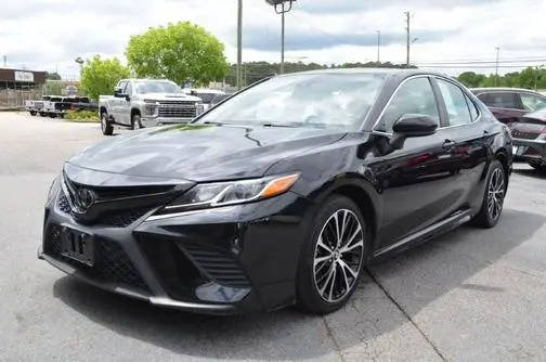 2020 Toyota Camry SE FWD photo