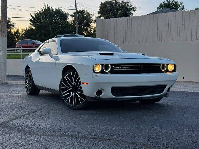 2020 Dodge Challenger SXT RWD photo