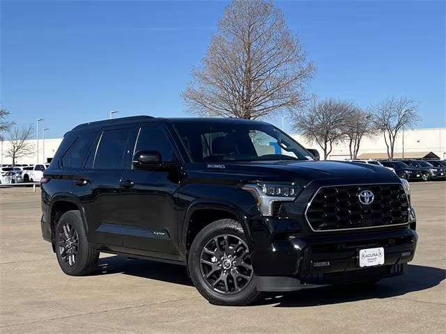 2023 Toyota Sequoia Platinum 4WD photo