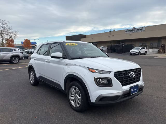 2023 Hyundai Venue SE FWD photo