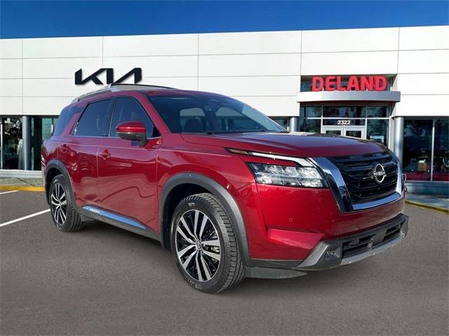 2023 Nissan Pathfinder Platinum 4WD photo