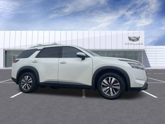 2023 Nissan Pathfinder SL 4WD photo
