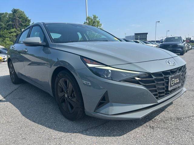2023 Hyundai Elantra SEL FWD photo