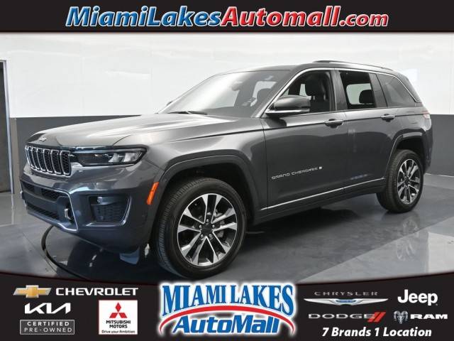 2023 Jeep Grand Cherokee Overland RWD photo