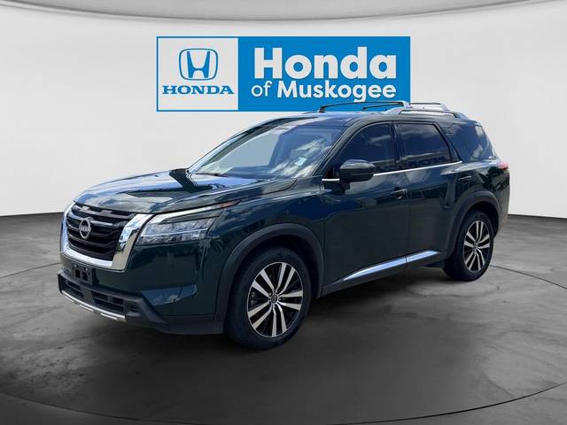 2023 Nissan Pathfinder Platinum 4WD photo
