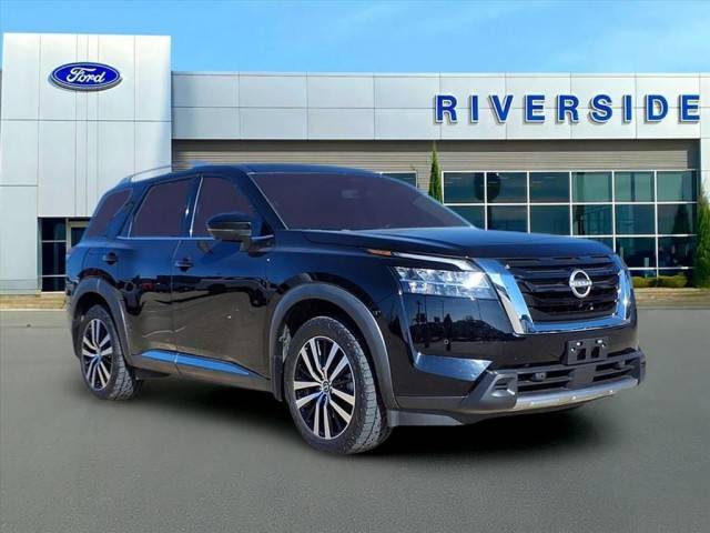 2023 Nissan Pathfinder Platinum 4WD photo