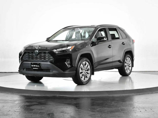 2022 Toyota RAV4 XLE Premium FWD photo