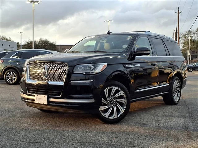 2022 Lincoln Navigator Reserve RWD photo