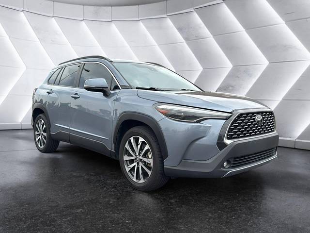 2022 Toyota Corolla Cross XLE FWD photo