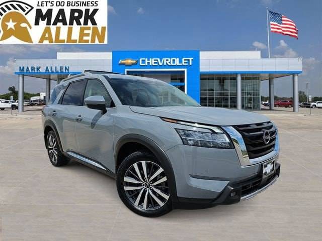 2022 Nissan Pathfinder Platinum 4WD photo