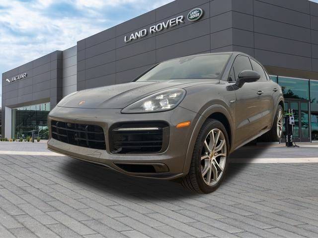 2022 Porsche Cayenne Coupe E-Hybrid AWD photo