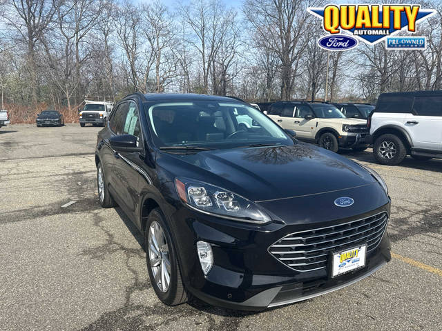 2022 Ford Escape Titanium AWD photo