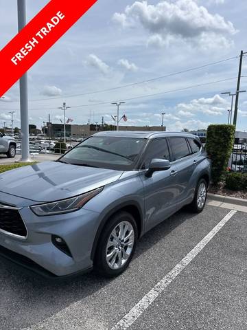 2023 Toyota Highlander XLE FWD photo