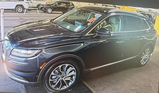 2022 Lincoln Nautilus Reserve AWD photo