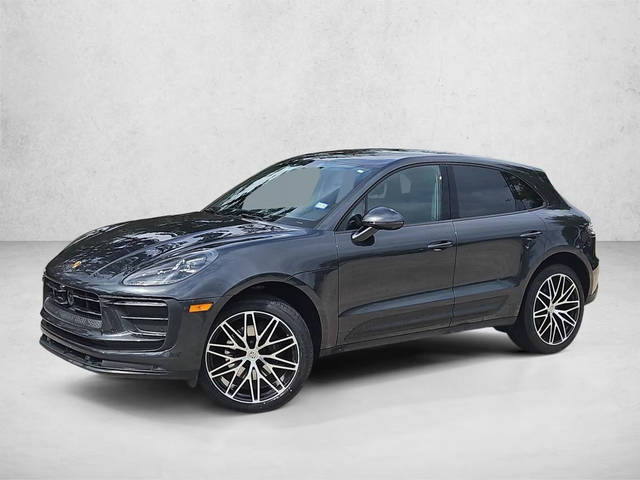 2023 Porsche Macan  AWD photo