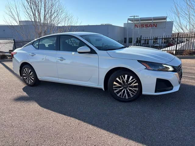 2023 Nissan Altima 2.5 SV AWD photo