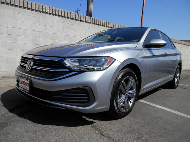 2023 Volkswagen Jetta SE FWD photo