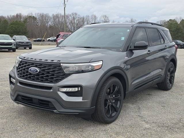 2022 Ford Explorer ST-Line RWD photo