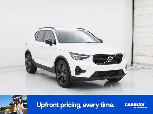 2023 Volvo XC40 Ultimate Dark Theme AWD photo
