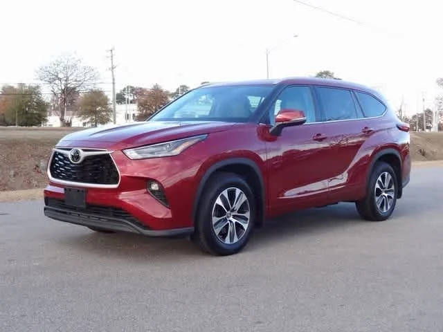 2022 Toyota Highlander XLE AWD photo