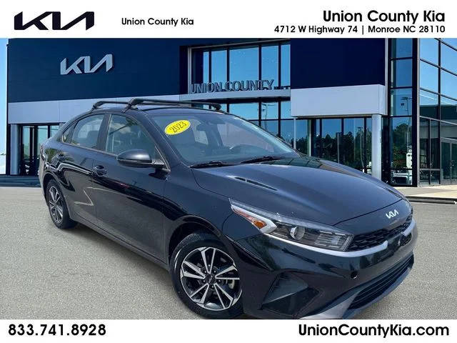 2023 Kia Forte LXS FWD photo