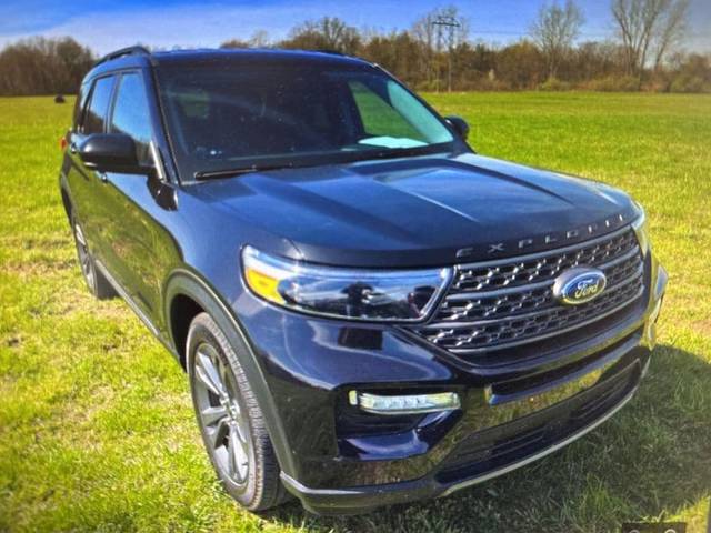 2022 Ford Explorer XLT 4WD photo