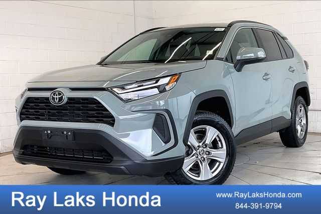 2022 Toyota RAV4 XLE AWD photo