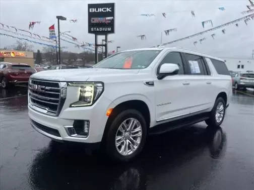 2023 GMC Yukon XL SLT 4WD photo