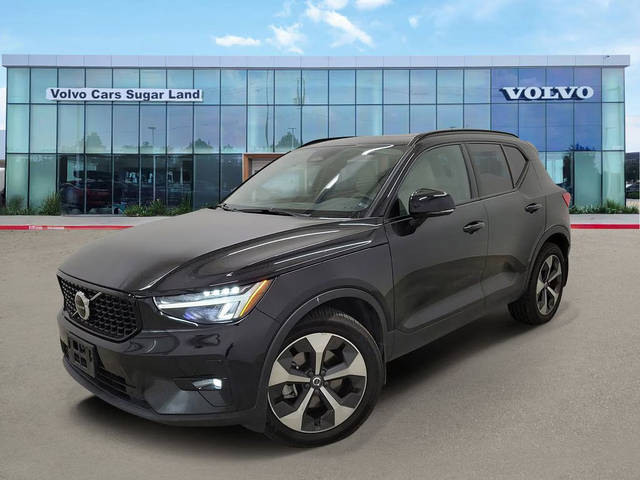 2023 Volvo XC40 Plus Dark Theme AWD photo