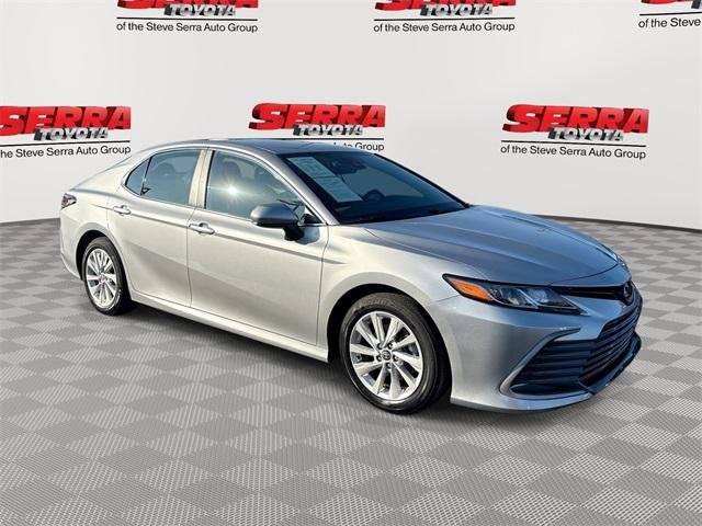 2023 Toyota Camry LE FWD photo